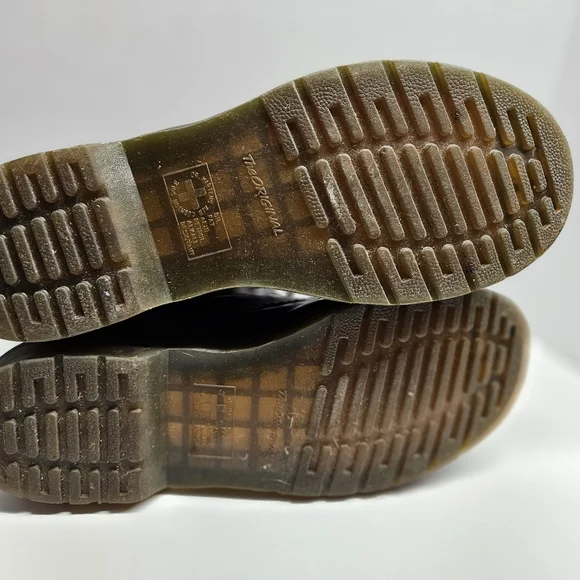 Womens Dr. Martens boots, size 11 - Picture 5 of 9